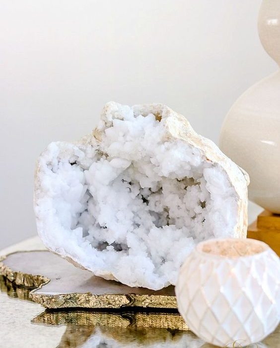 interieur - kristal - kristallen - mineralen - edelstenen - interieurinspiratie - interieurontwerp - interieuraccessoires - wonen